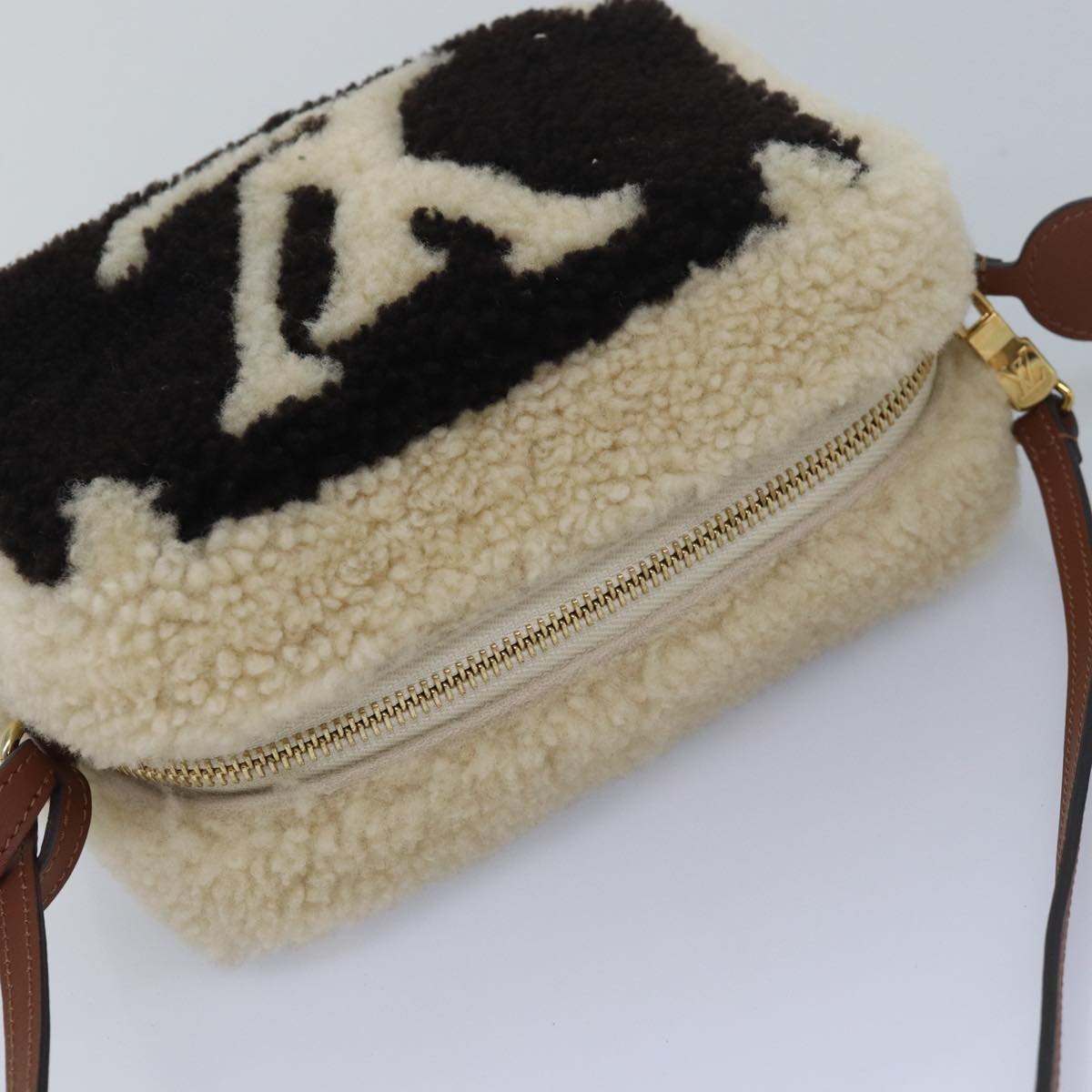 LOUIS VUITTON Monogram Teddy Beach Pouch Beige Black M68599 LV Auth 84395SA
