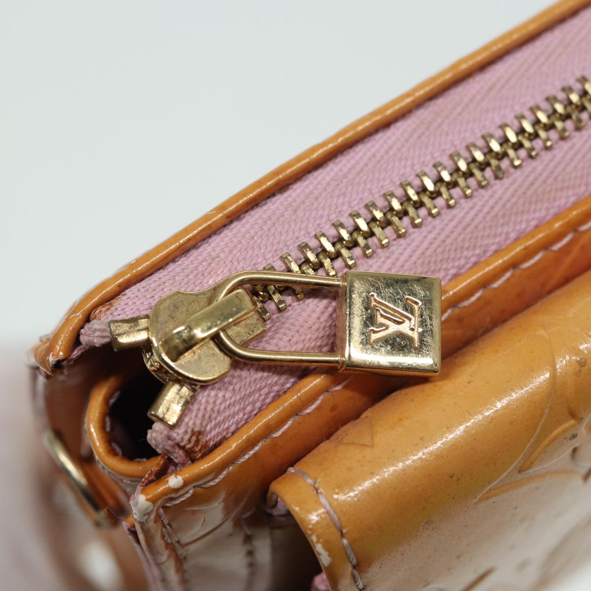 LOUIS VUITTON Monogram Vernis Motto Pouch Marshmallow Pink M91312 LV Auth 84628