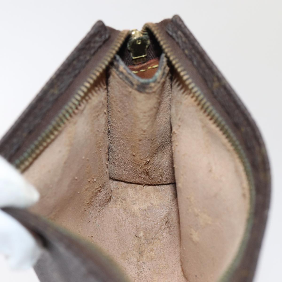 LOUIS VUITTON Monogram Poche Toilette 15 Pouch M47546 LV Auth 84988