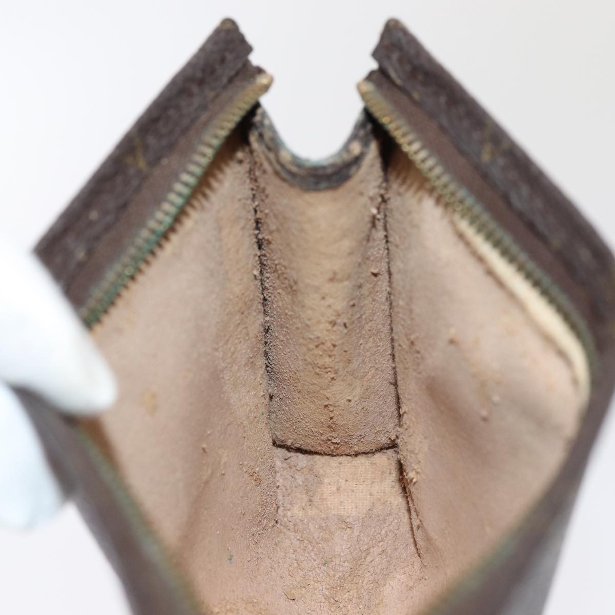 LOUIS VUITTON Monogram Poche Toilette 15 Pouch M47546 LV Auth 84988