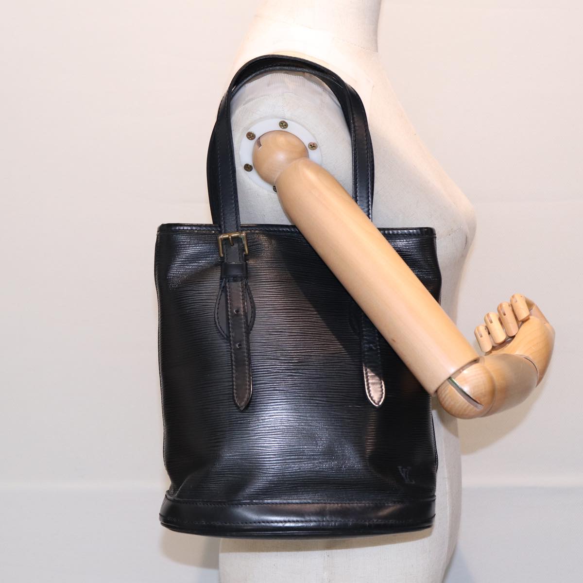 LOUIS VUITTON Epi Bucket PM Shoulder Bag Black M58992 LV Auth 85250