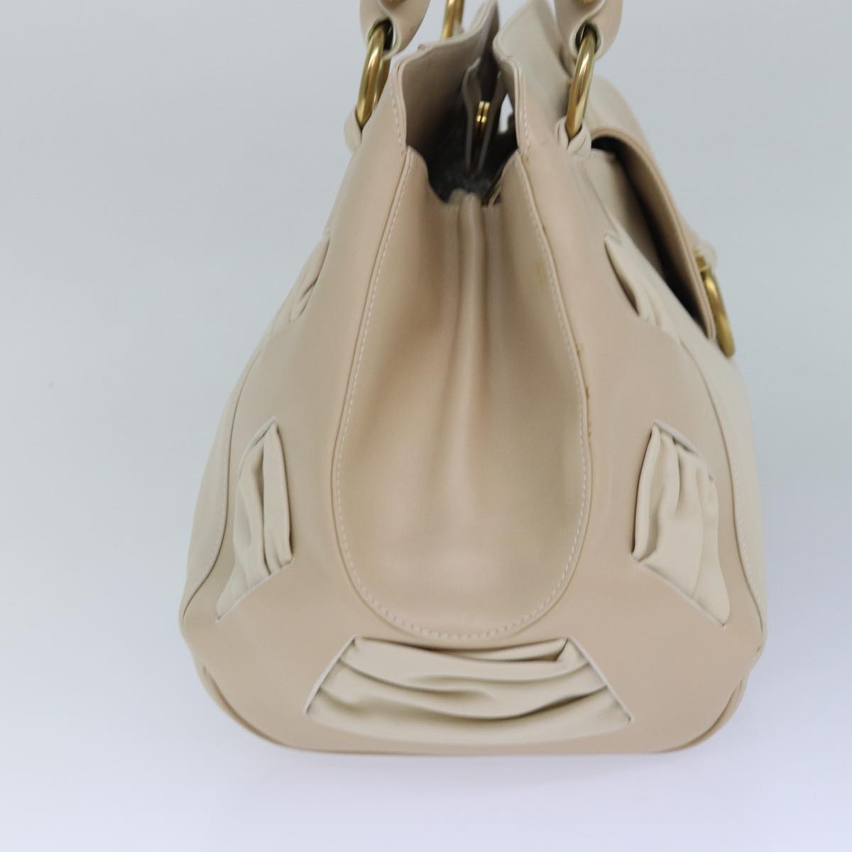 Salvatore Ferragamo Gancini Shoulder Bag Leather White Gold Auth 85534