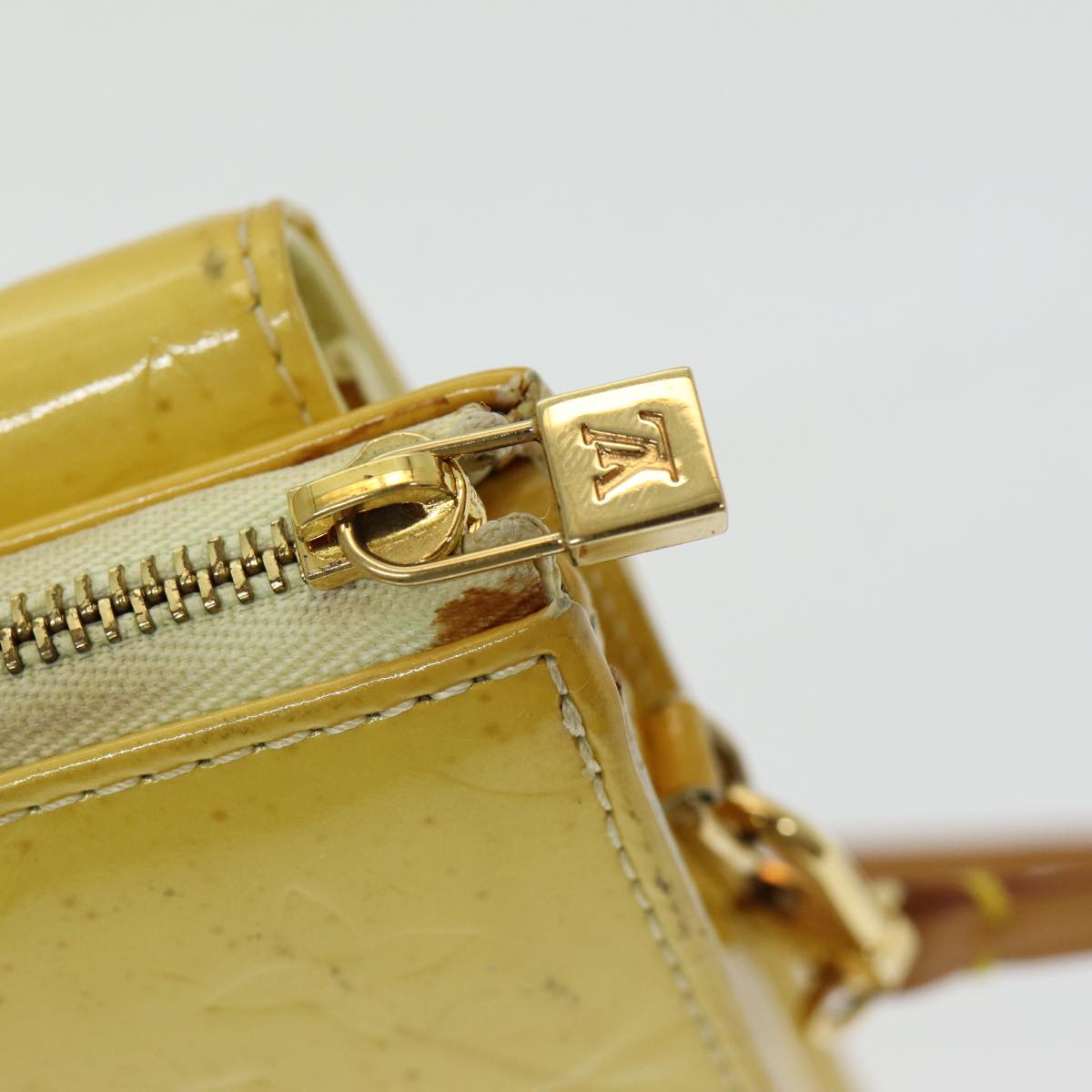 LOUIS VUITTON Monogram Vernis Motto Pouch Lime Yellow M91059 LV Auth 85955