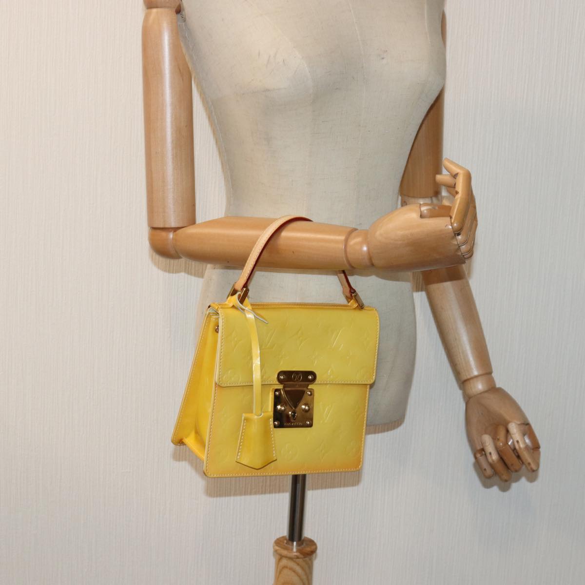 LOUIS VUITTON Monogram Vernis Spring Street Bag Lime Yellow M91068 Auth 86715