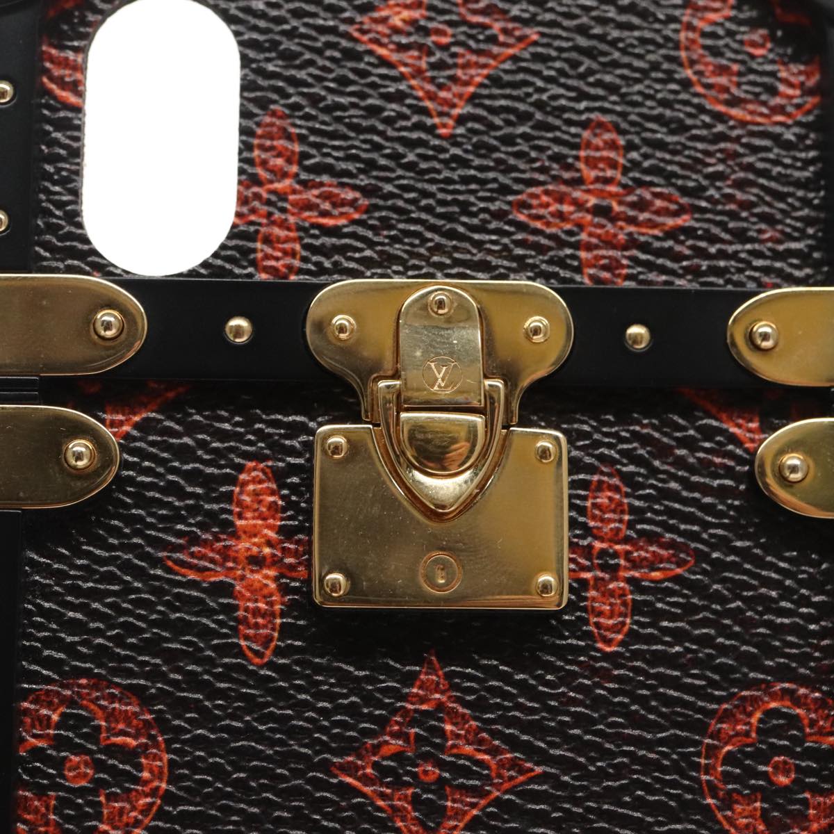 LOUIS VUITTON Transformed Monogram Cat iphone X Eye Trunk M63891 LV Auth 87378