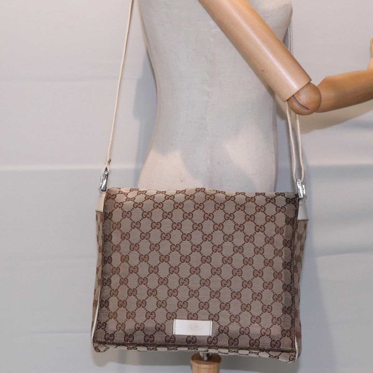 GUCCI GG Canvas Shoulder Bag Beige Silver 146236 Auth 87424