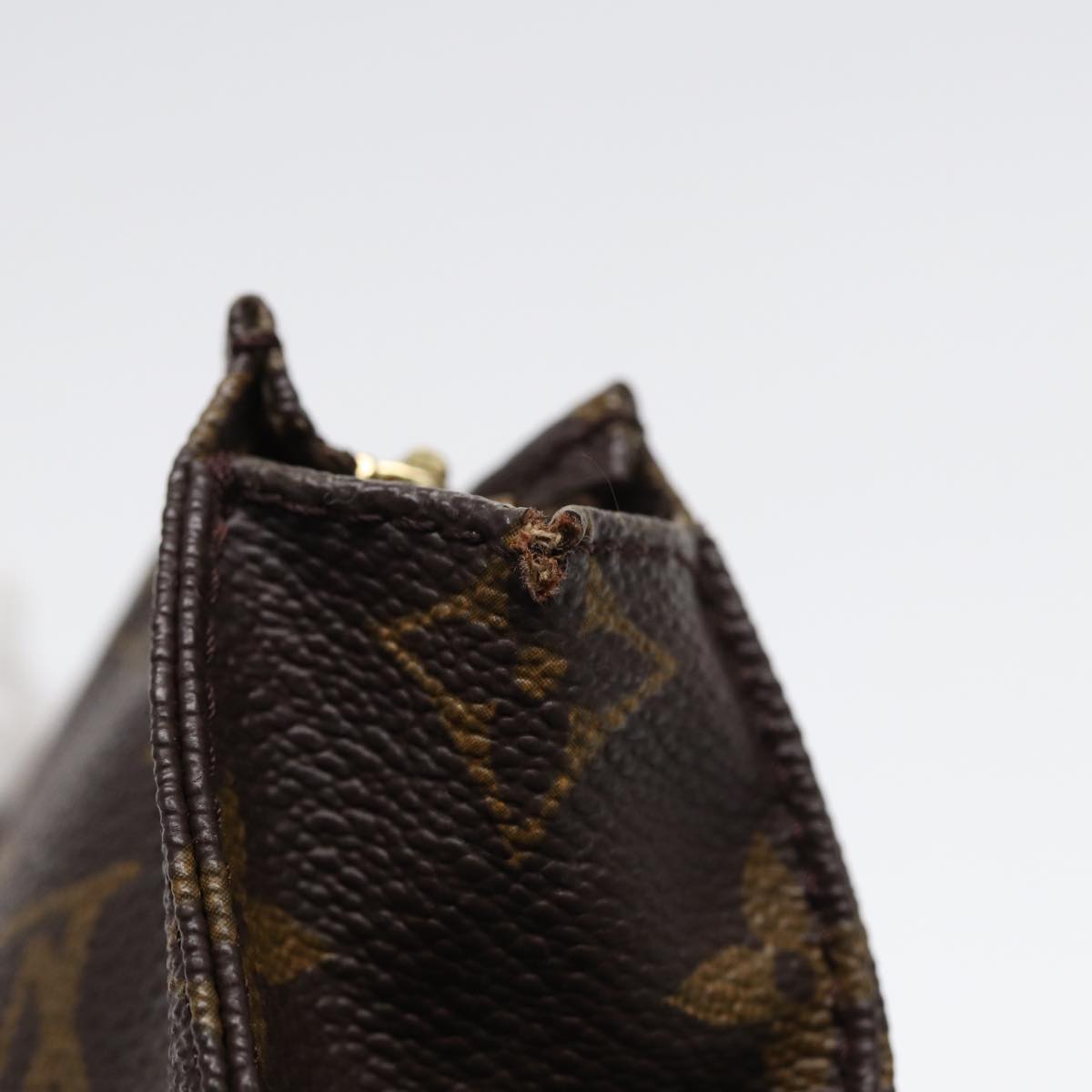 LOUIS VUITTON Monogram Poche Toilette 15 Pouch M47546 LV Auth 87458