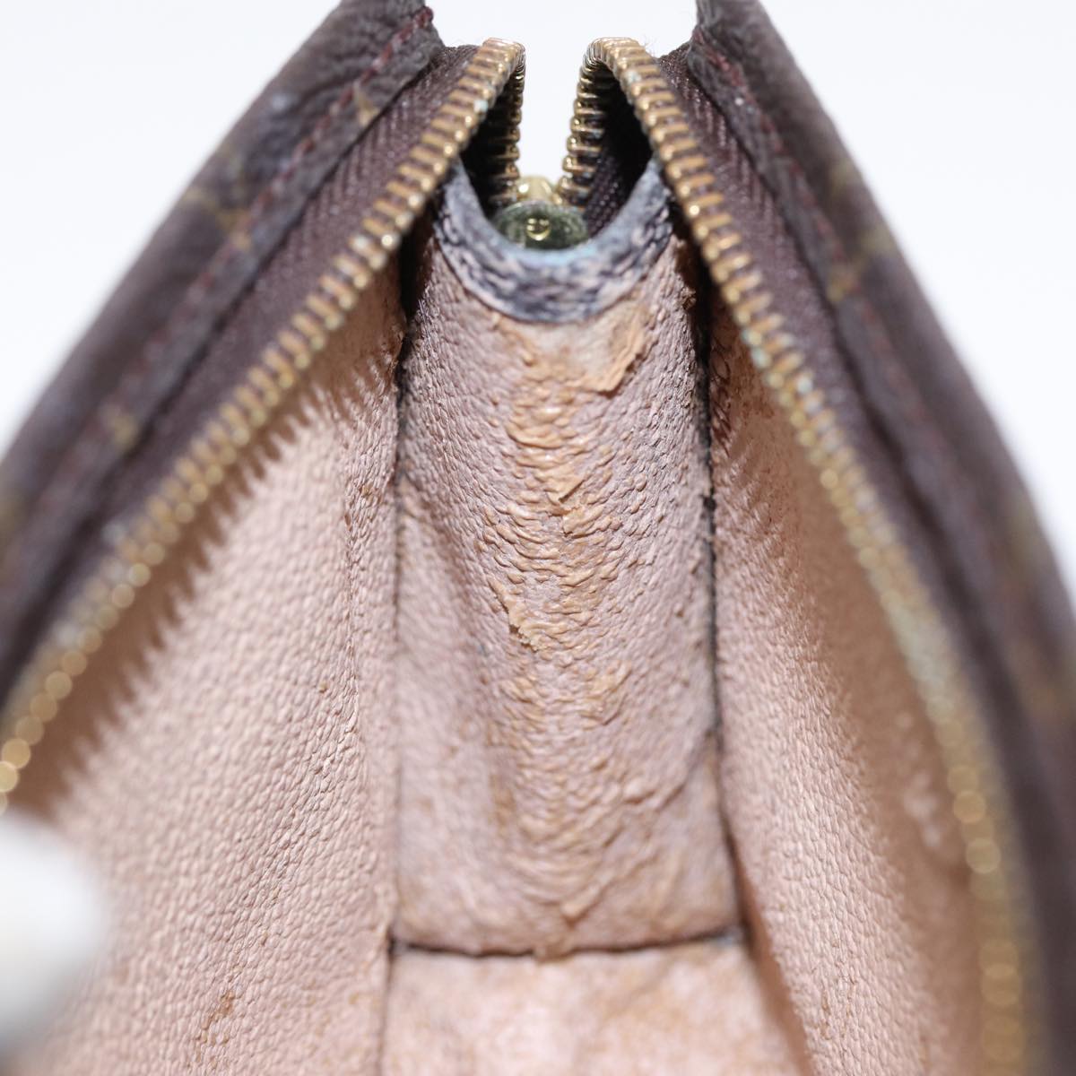 LOUIS VUITTON Monogram Poche Toilette 15 Pouch M47546 LV Auth 87460