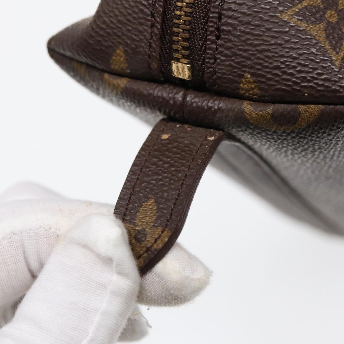 LOUIS VUITTON Monogram Trousse Demi Ronde Cosmetic Pouch M47520 LV Auth 87465