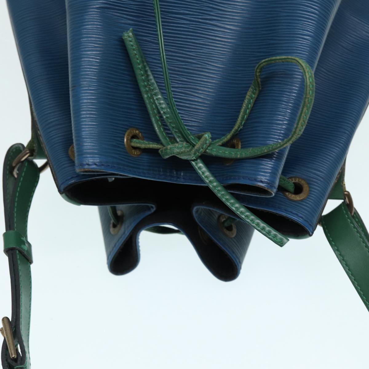 LOUIS VUITTON Epi Noe Shoulder Bag Bicolor Green Blue M44044 LV Auth 87511