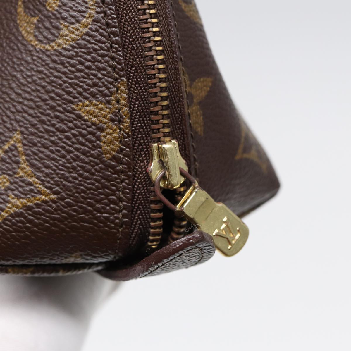 LOUIS VUITTON Monogram Trousse Demi Ronde Cosmetic Pouch M47520 LV Auth 87547