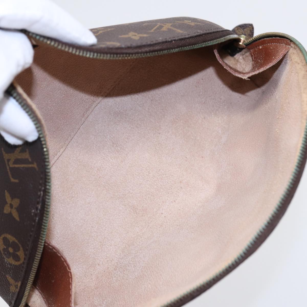 LOUIS VUITTON Monogram Trousse Demi Ronde Cosmetic Pouch M47520 LV Auth 88042