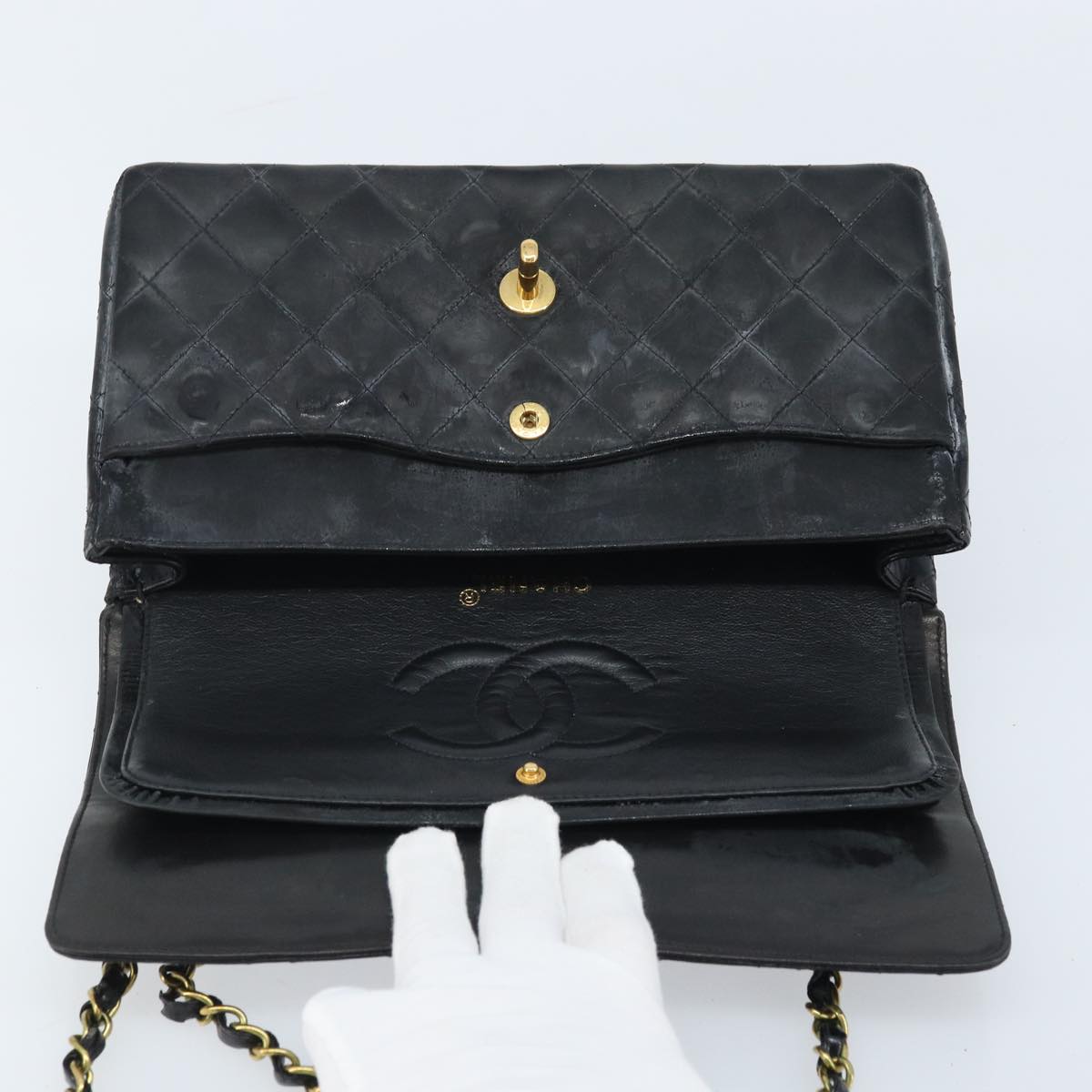 CHANEL Matelasse Chain Shoulder Bag Leather Black Gold CC Auth 88183