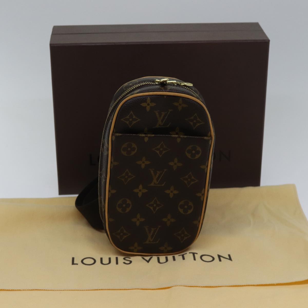 LOUIS VUITTON Monogram Pochette Gange Shoulder Bag M51870 LV Auth 88899SAV