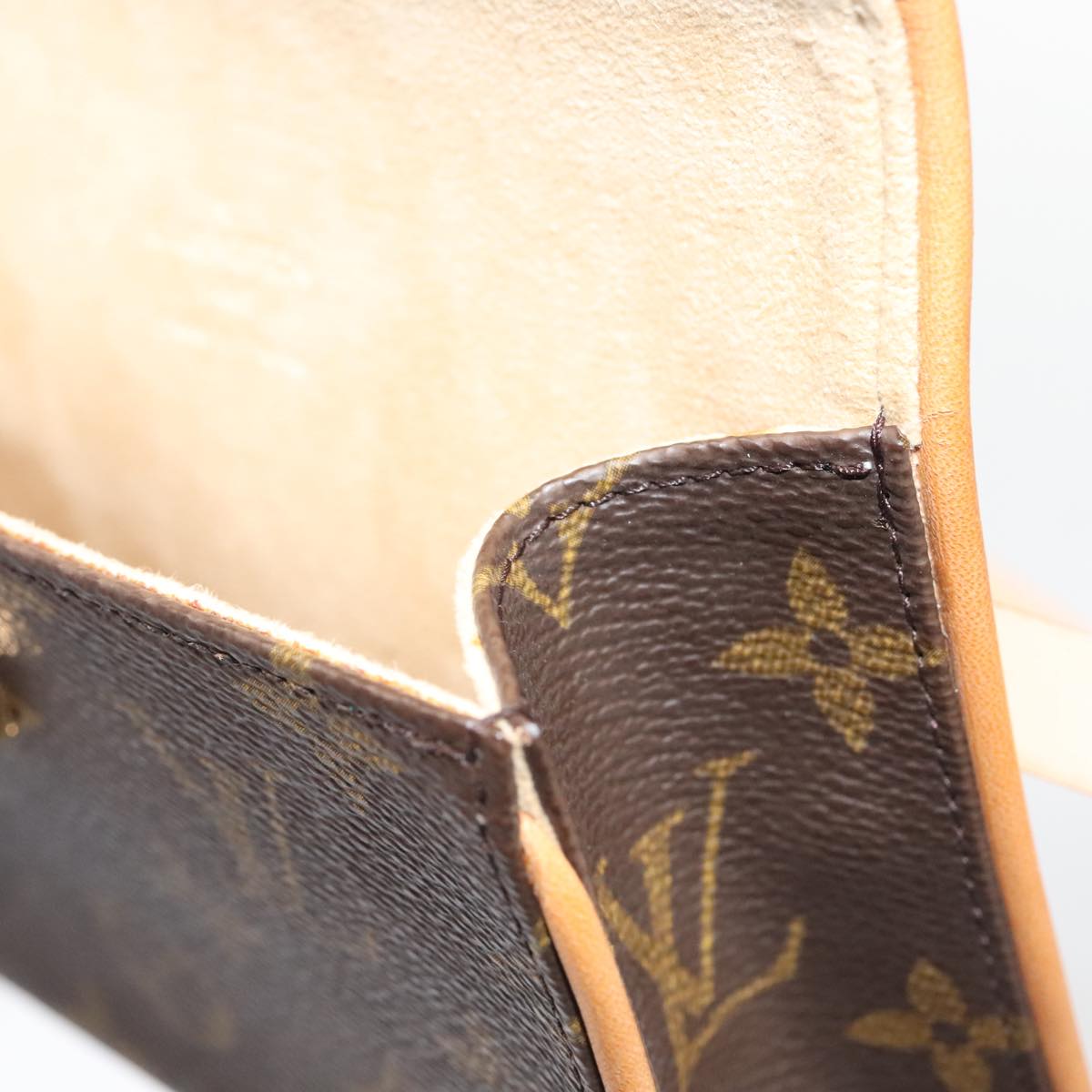 LOUIS VUITTON Monogram Pochette Florentine Waist bag M51855 LV Auth 88916AV