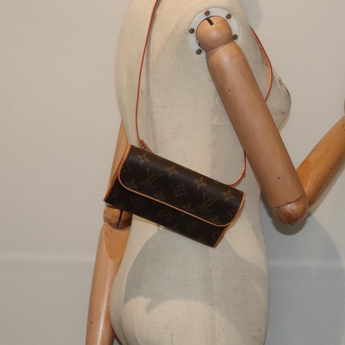 LOUIS VUITTON Monogram Pochette Florentine Waist bag M51855 LV Auth 88916AV