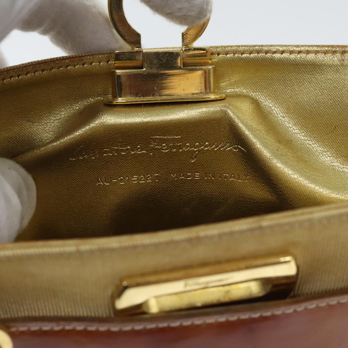 Salvatore Ferragamo Gancini Shoulder Bag Vinyl Beige Orange Auth 89799