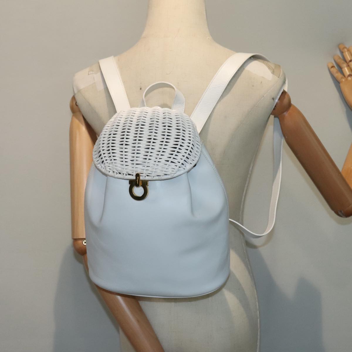 Salvatore Ferragamo Backpack Leather Wicker White Gold Auth 89808V