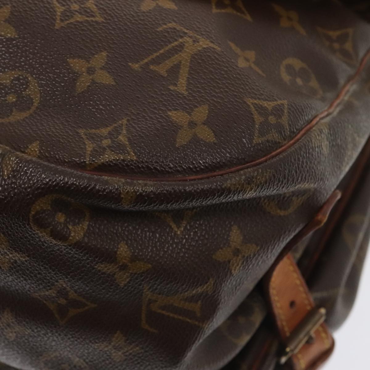 LOUIS VUITTON Monogram Saumur 35 Shoulder Bag M42254 LV Auth 89975