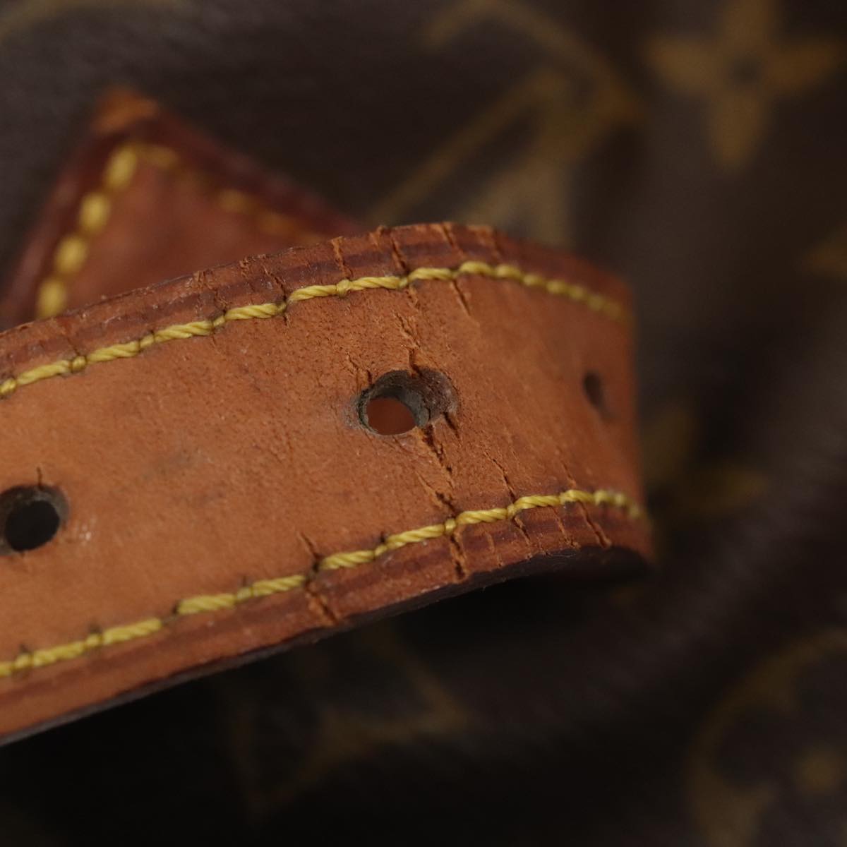 LOUIS VUITTON Monogram Saumur 35 Shoulder Bag M42254 LV Auth 89975