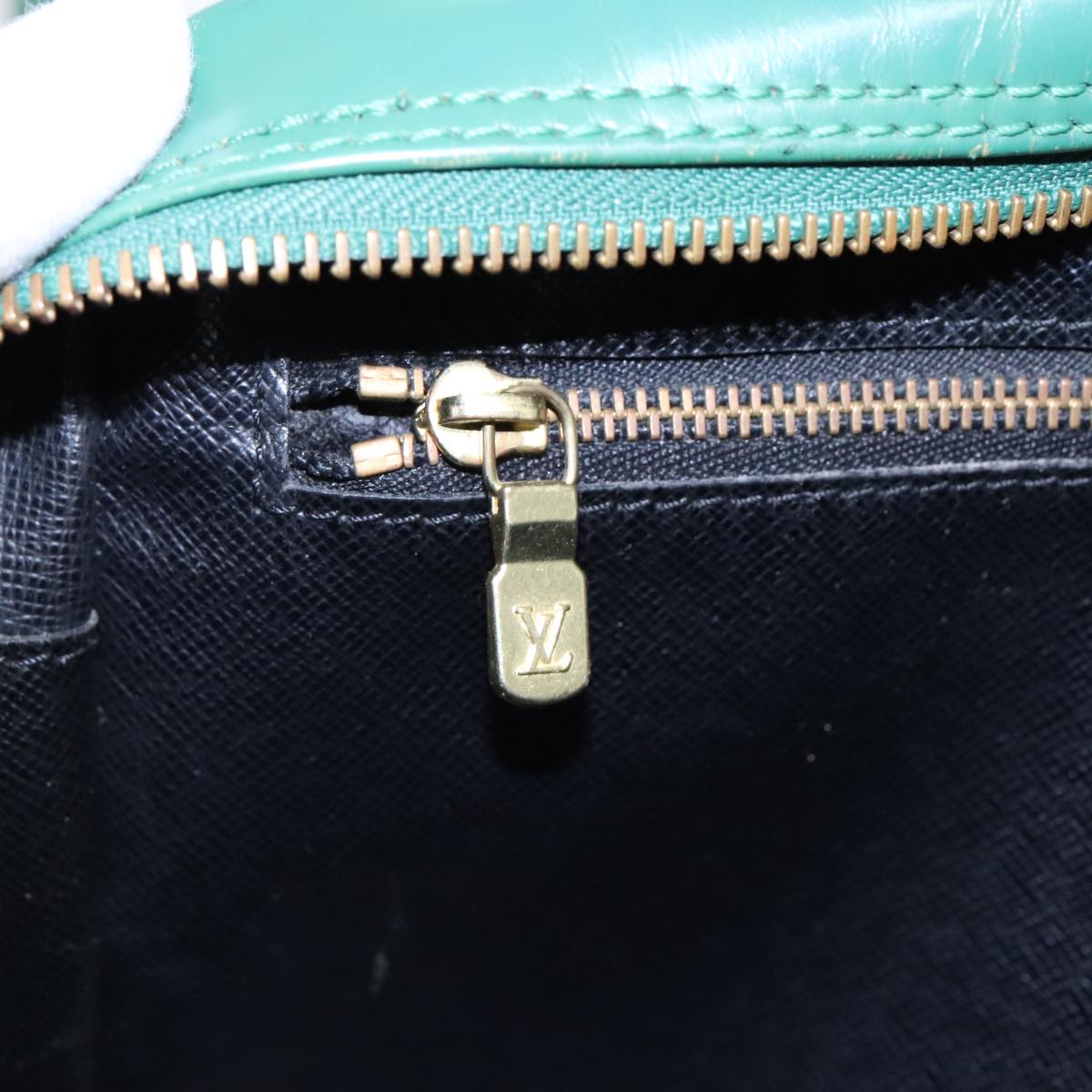 LOUIS VUITTON Epi Trocadero 27 Shoulder Bag Green M52314 LV Auth 90164