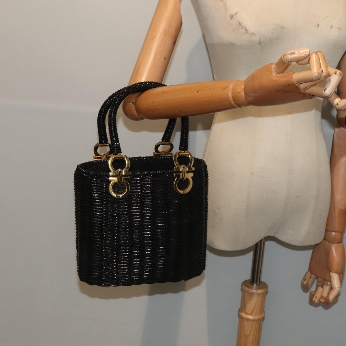 Salvatore Ferragamo Gancini Hand Bag Wicker Black Gold Auth 90245AM