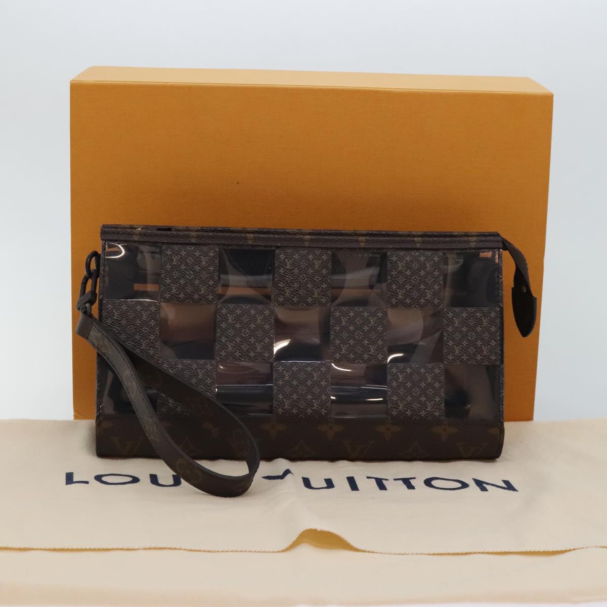 LOUIS VUITTON Monogram Chess Stand Pouch M81588 LV Auth 90498SM