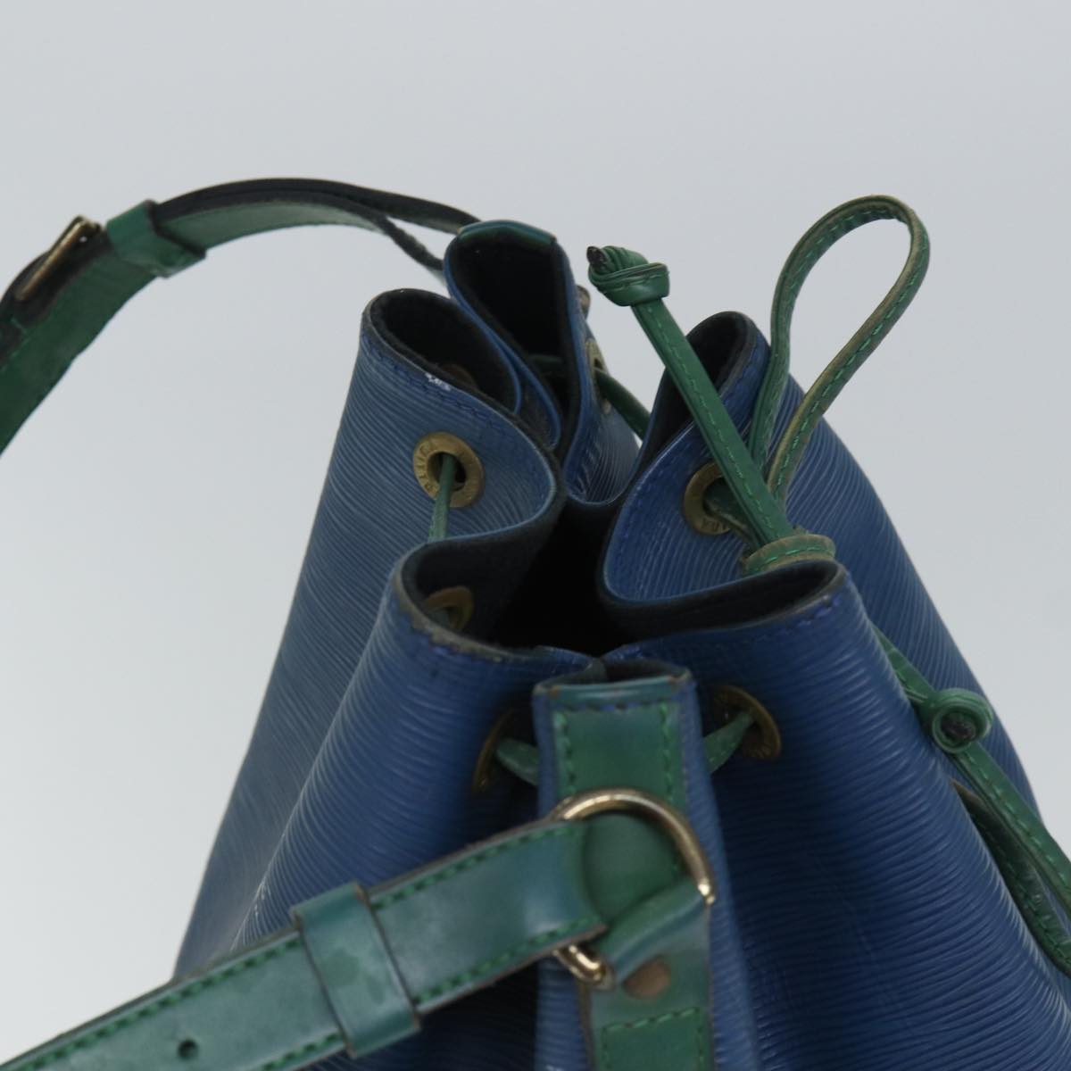 LOUIS VUITTON Epi Noe Shoulder Bag Bicolor Green Blue M44044 LV Auth 91699