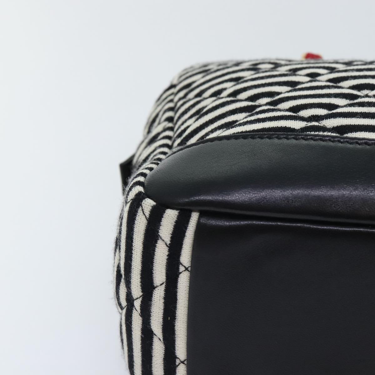 CHANEL Matelasse Chain Shoulder Bag Cotton Black White CC Auth 92066SM