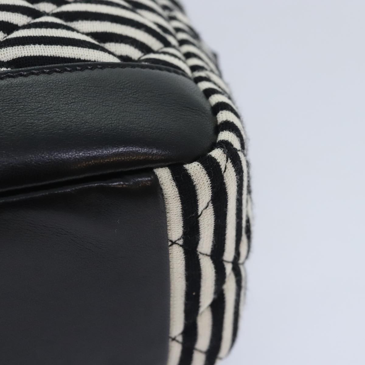 CHANEL Matelasse Chain Shoulder Bag Cotton Black White CC Auth 92066SM
