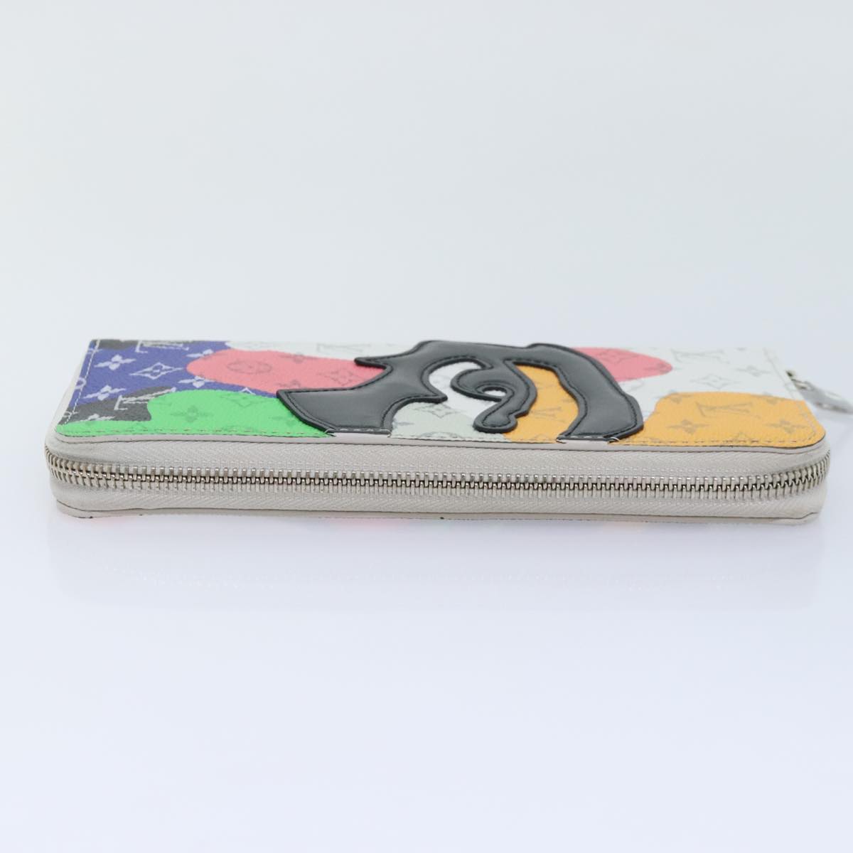 LOUIS VUITTON Monogram LV Portrait Zippy Vertical Wallet M82590 LV Auth 92757SAM