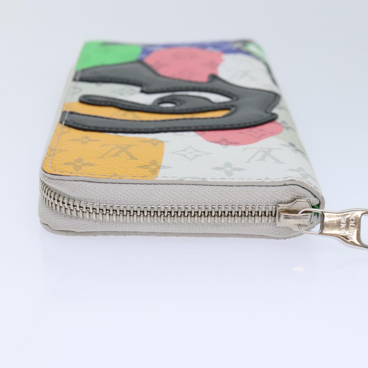 LOUIS VUITTON Monogram LV Portrait Zippy Vertical Wallet M82590 LV Auth 92757SAM