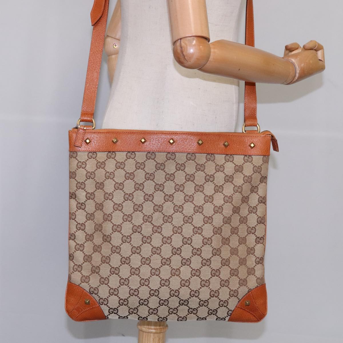 GUCCI GG Canvas Shoulder Bag Beige 120894 Auth 93629