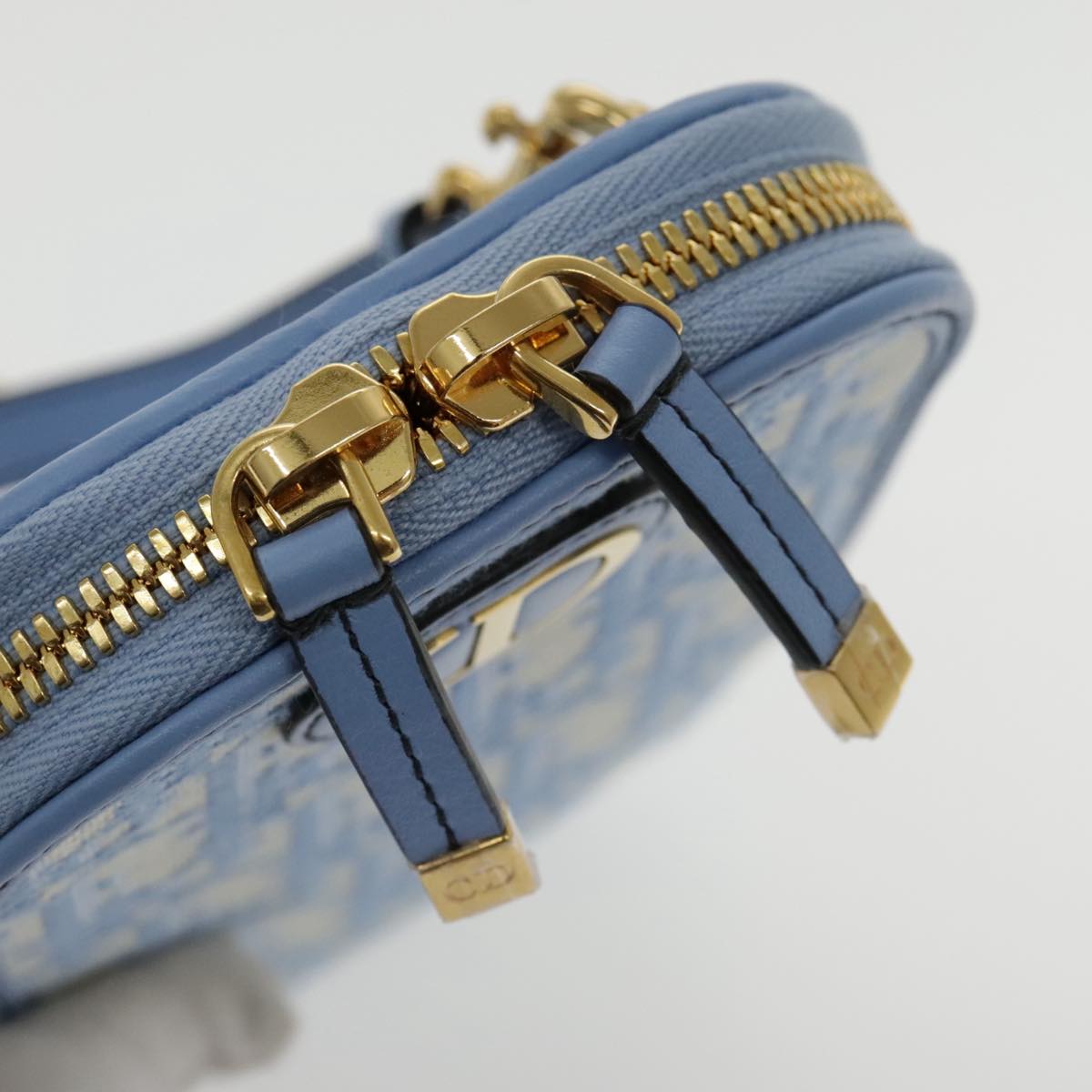 Christian Dior Chain Trotter Canvas Shoulder Bag Blue Gold Auth 94170SAM