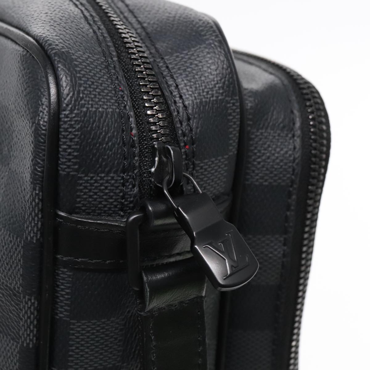 LOUIS VUITTON Damier Grafitte Utility Messenger Shoulder Bag M40280 Auth 94640SM