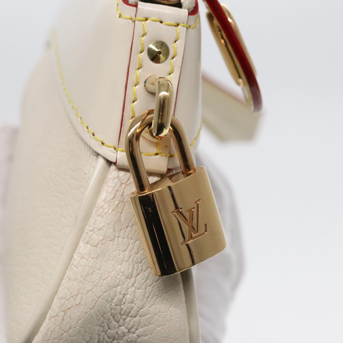 LOUIS VUITTON Suhari Lockit Clutch Bag Leather White M95629 LV Auth 94716V