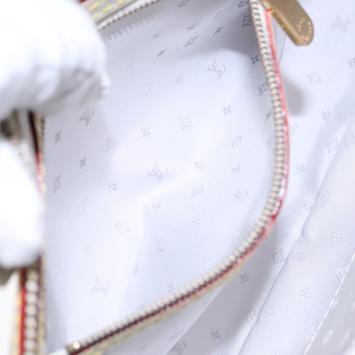 LOUIS VUITTON Suhari Lockit Clutch Bag Leather White M95629 LV Auth 94716V