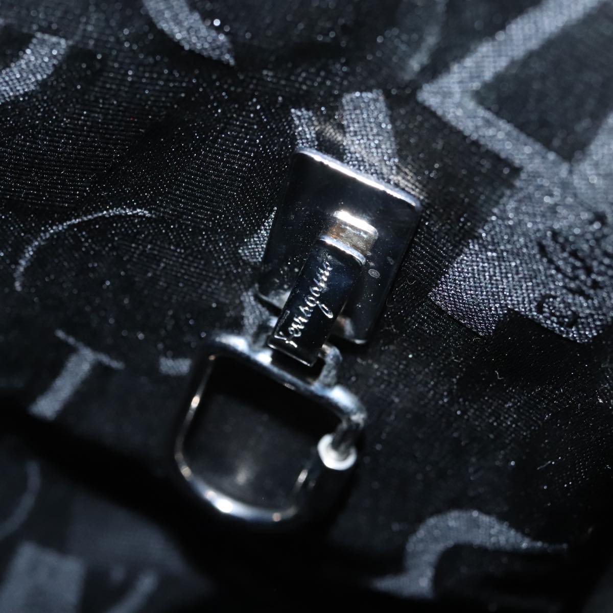 Salvatore Ferragamo Gancini Tote Bag Leather Black Silver Auth 95430