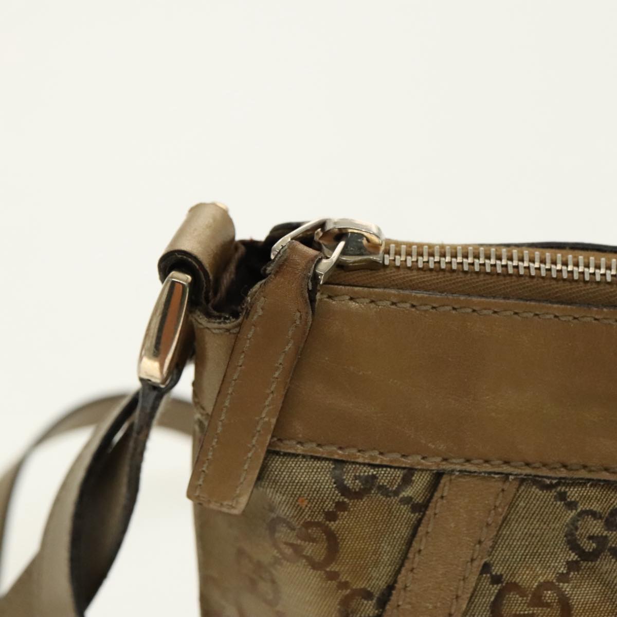 GUCCI GG Crystal Shoulder Bag Gold Tone Gold 203257 Auth 95738