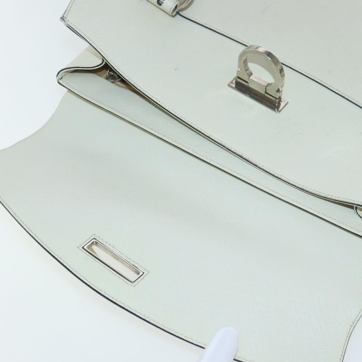 Salvatore Ferragamo Gancini Hand Bag Leather White Silver Auth 96226