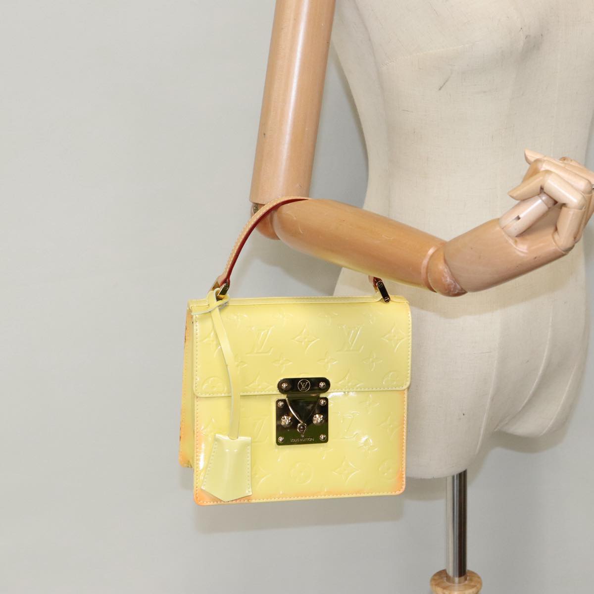 LOUIS VUITTON Monogram Vernis Spring Street Bag Lime Yellow M91068 Auth 96889
