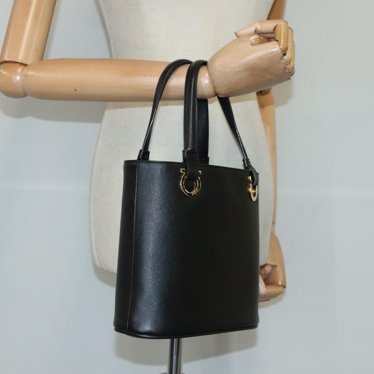 Salvatore Ferragamo Gancini Hand Bag Leather Black Gold Auth 97062AV