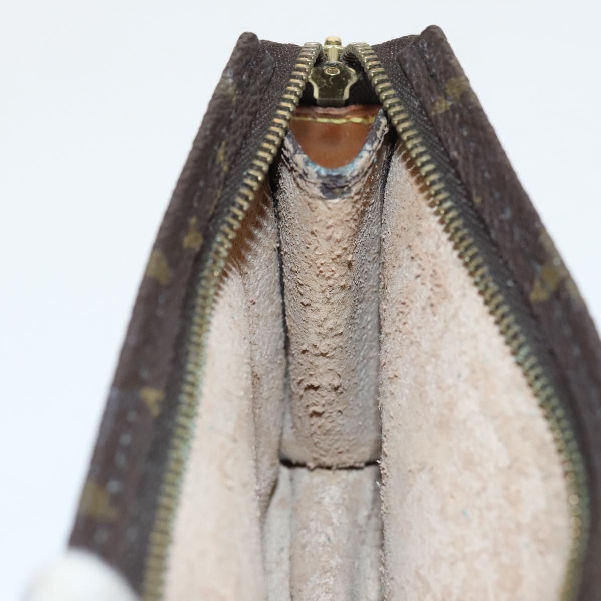 LOUIS VUITTON Monogram Poche Toilette 15 Pouch M47546 LV Auth 97332