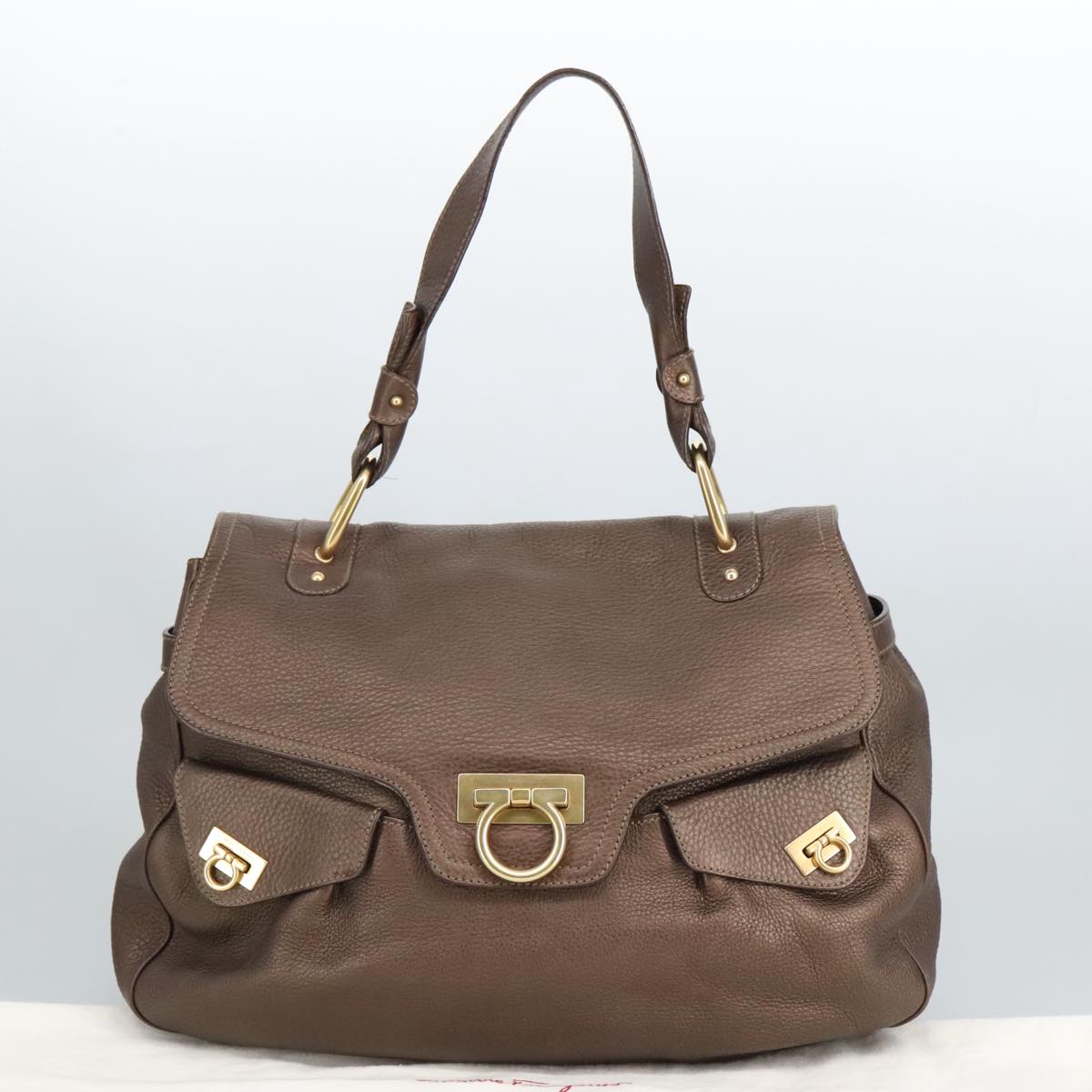 Salvatore Ferragamo Gancini Shoulder Bag Leather Brown Gold Auth 98117A