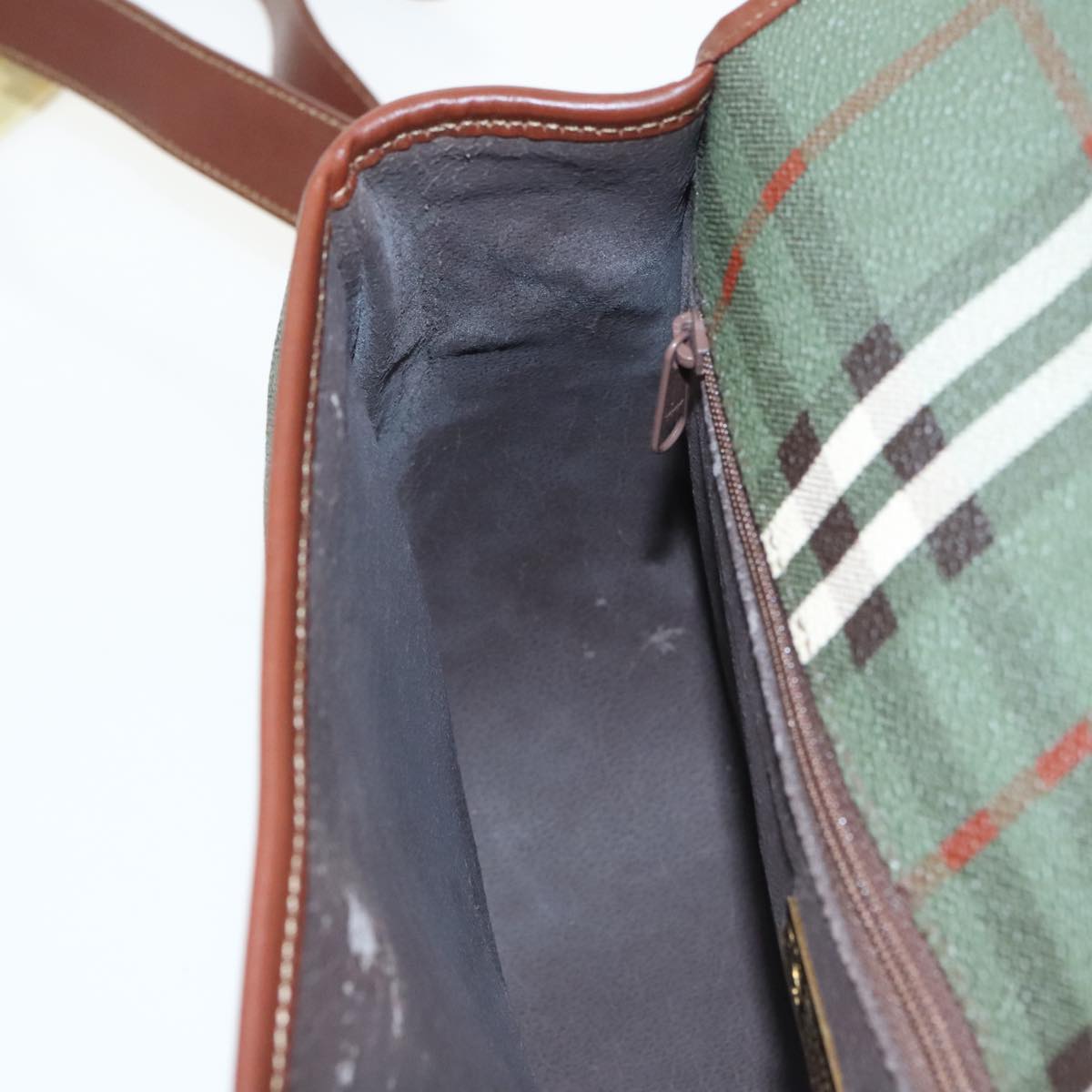 Burberrys Nova Check Shoulder Bag PVC Leather Green Gold Auth 98800V