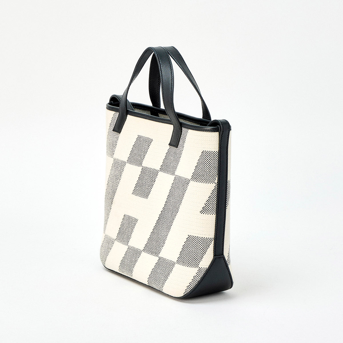 HERMES Ambier PM 2021 Z Shoulder Bag White Black Toile H Swift Leather Auth