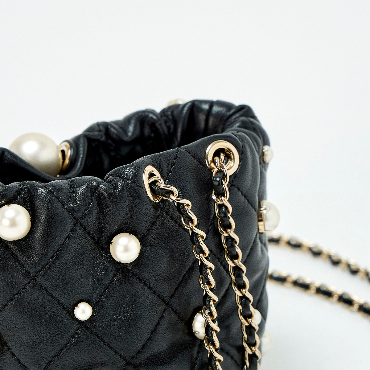 CHANEL Matelasse ChainPouch 2021 Shoulder Bag Black Gold Lamb Skin Auth