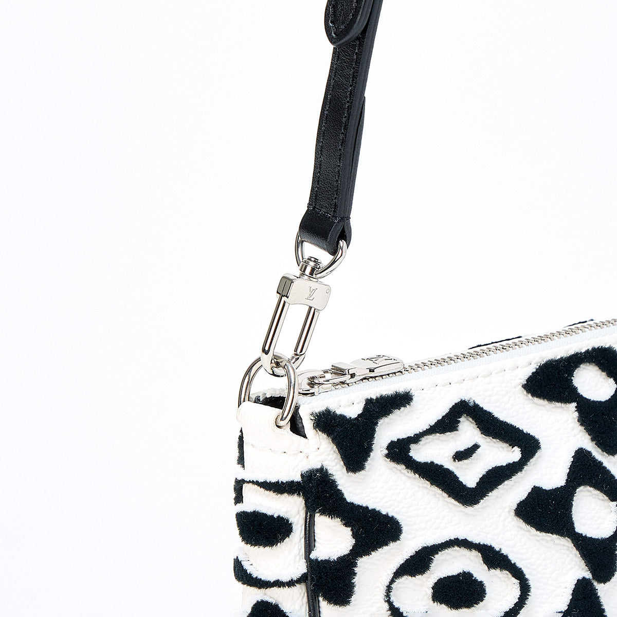 LOUIS VUITTON Pochette Accessoires Monogram 2021 Shoulder Bag White Black Silver Monogram Auth