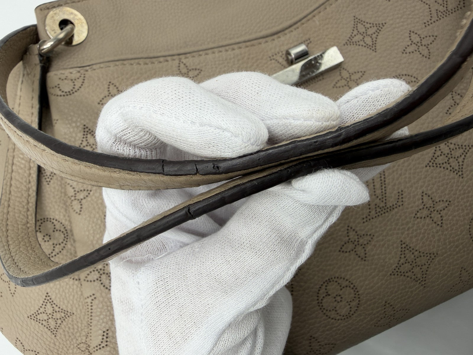 LOUIS VUITTON Monogram Mahina Sevres Bag Leather Beige M41791 LV Auth BA6064