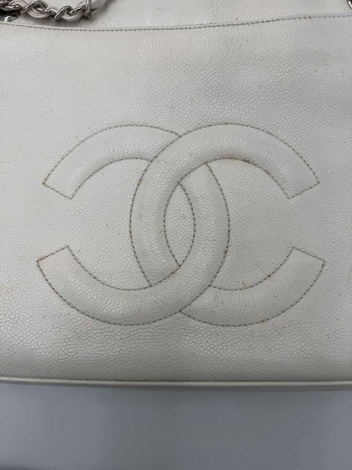 CHANEL Chain Shoulder Bag Caviar Skin White Silver CC Auth BA6376